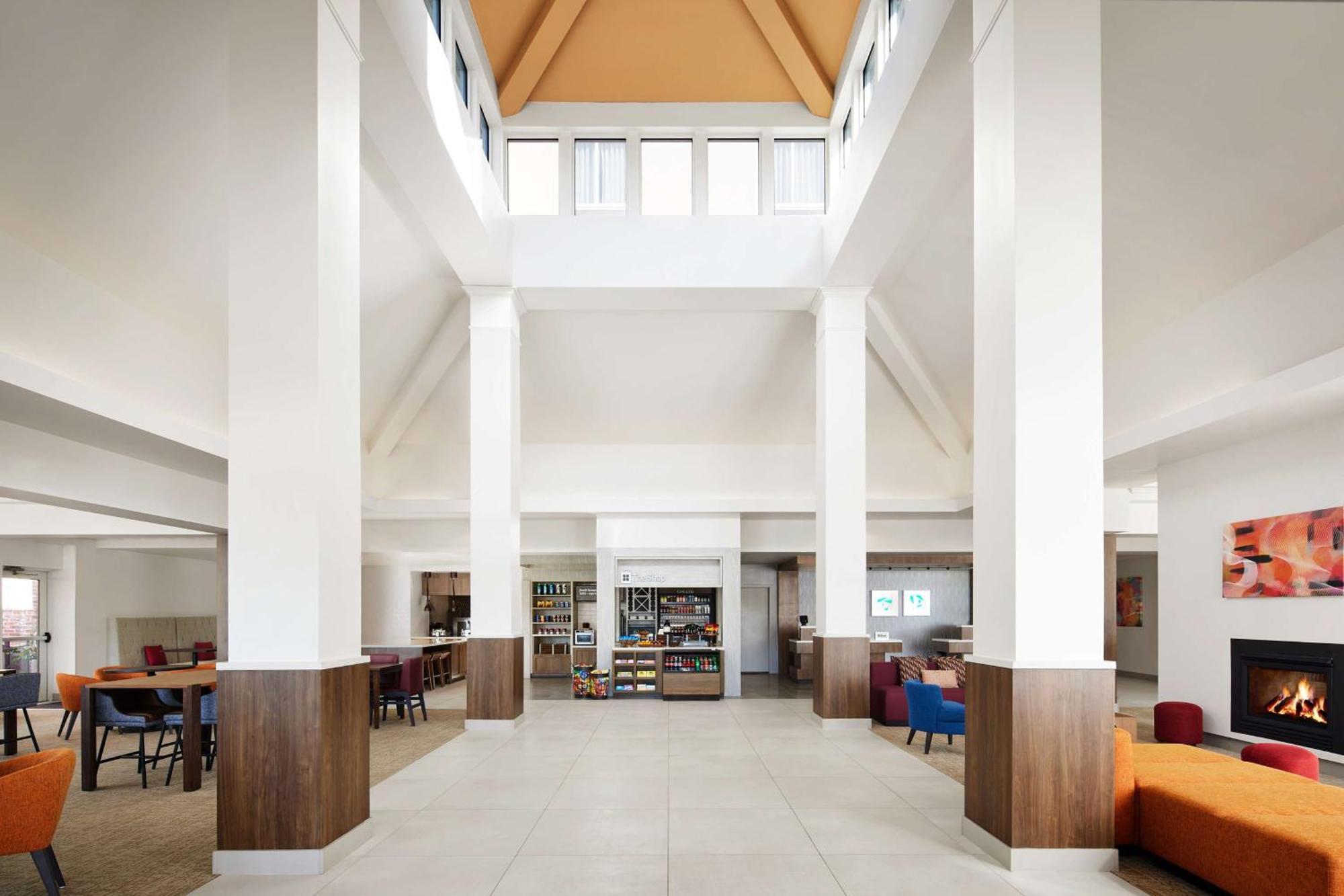Hilton Garden Inn Providence Airport/Warwick Exterior photo